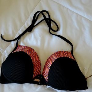 Shade & Shore Black and multicolor Swim Top  36C